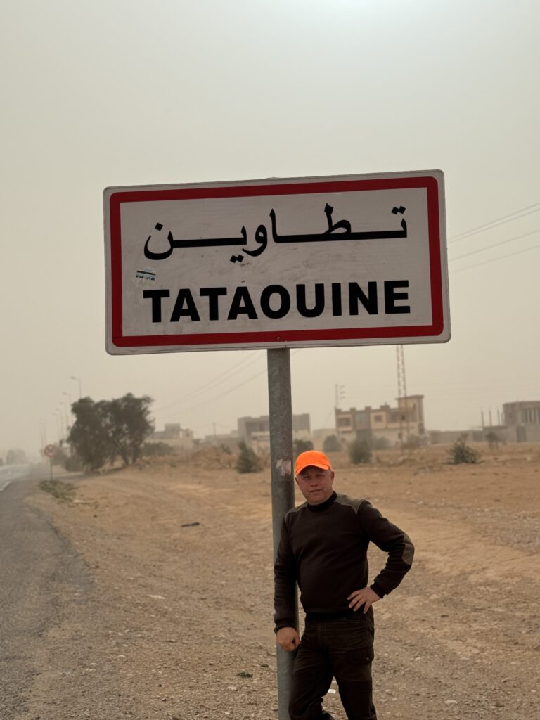 chasseur-panneau-tataouine-tunisie