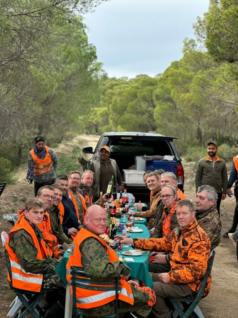 repas-terrain-groupe-chasseurs-tunisie